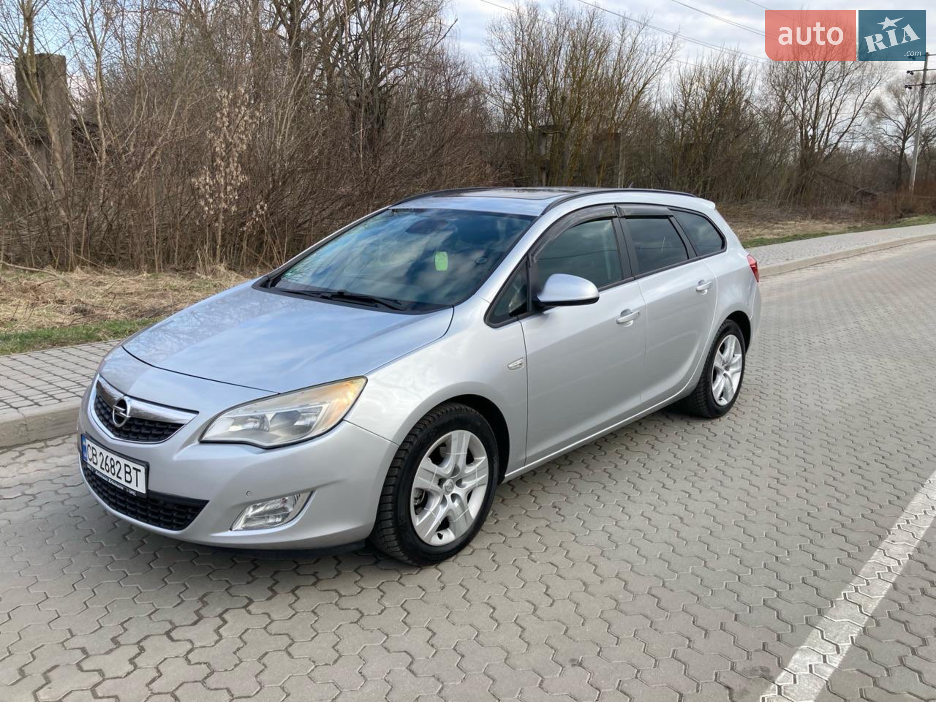 Opel Astra, 2011
