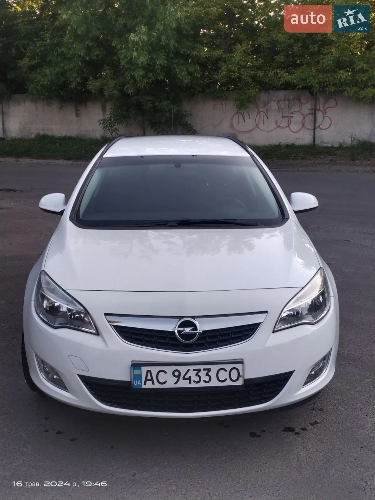 Opel Astra, 2011