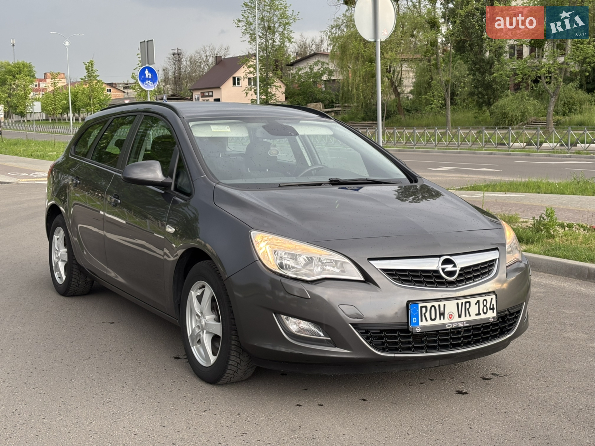 Opel Astra, 2011