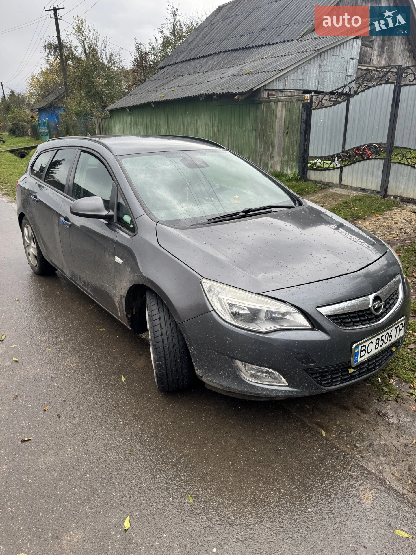 Opel Astra, 2011