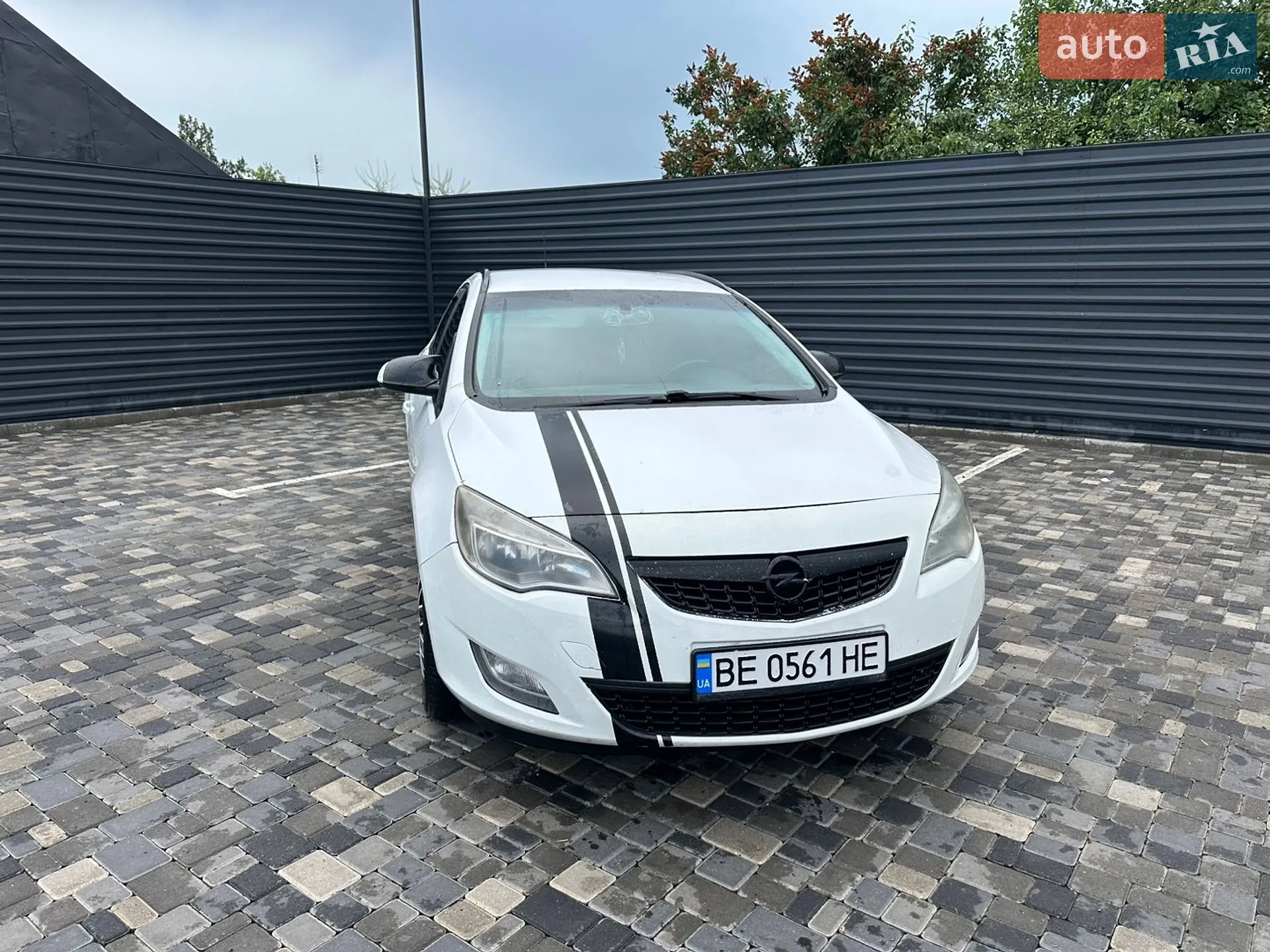 Opel Astra, 2011