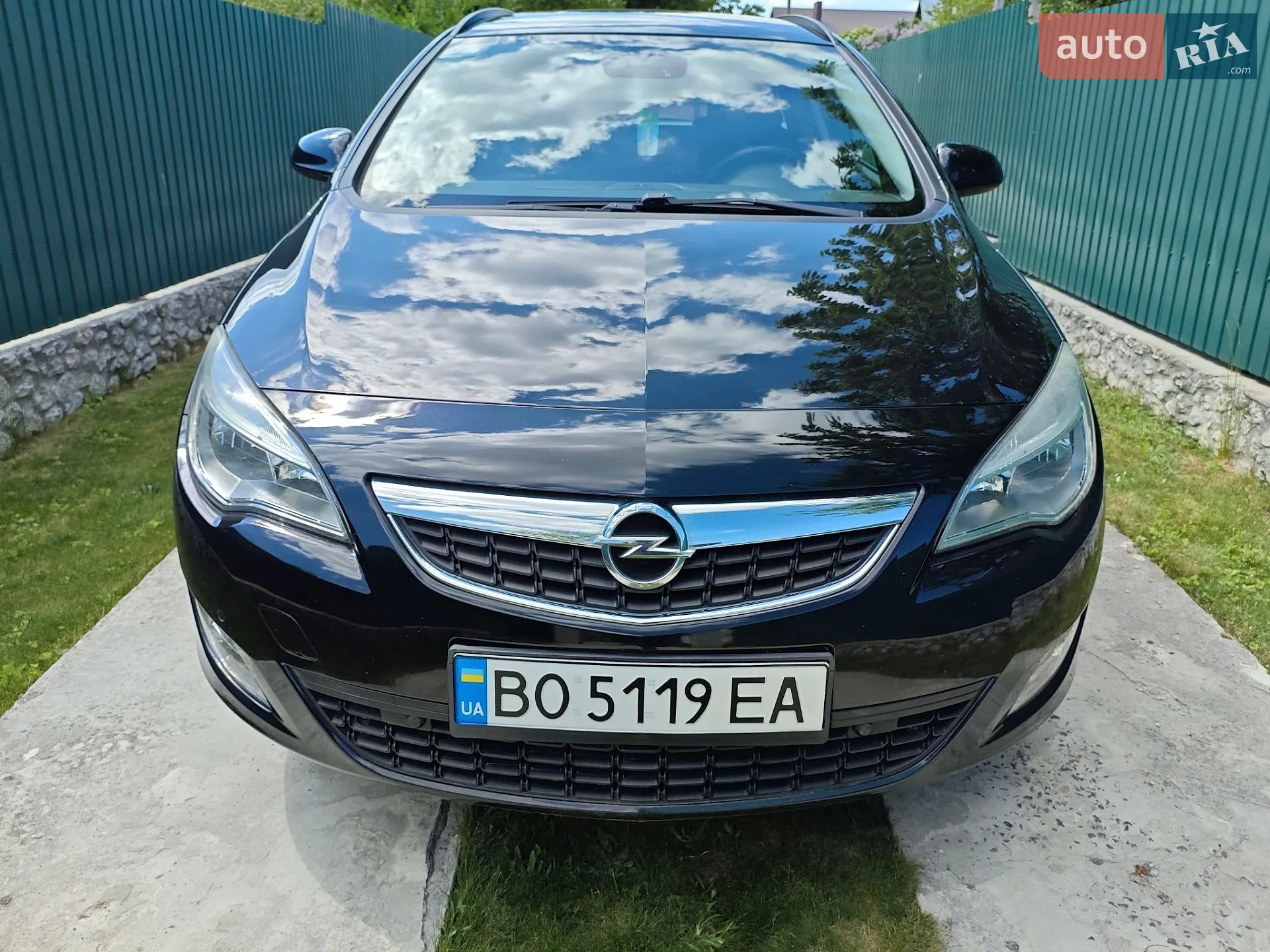 Opel Astra, 2011