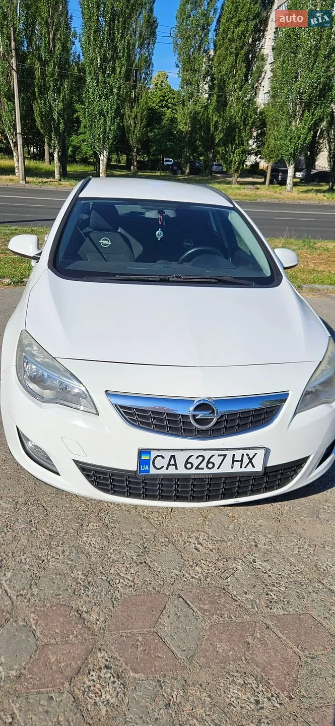 Opel Astra, 2012