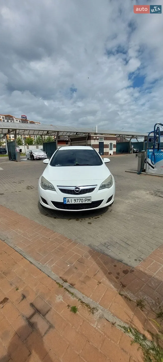 Opel Astra, 2012