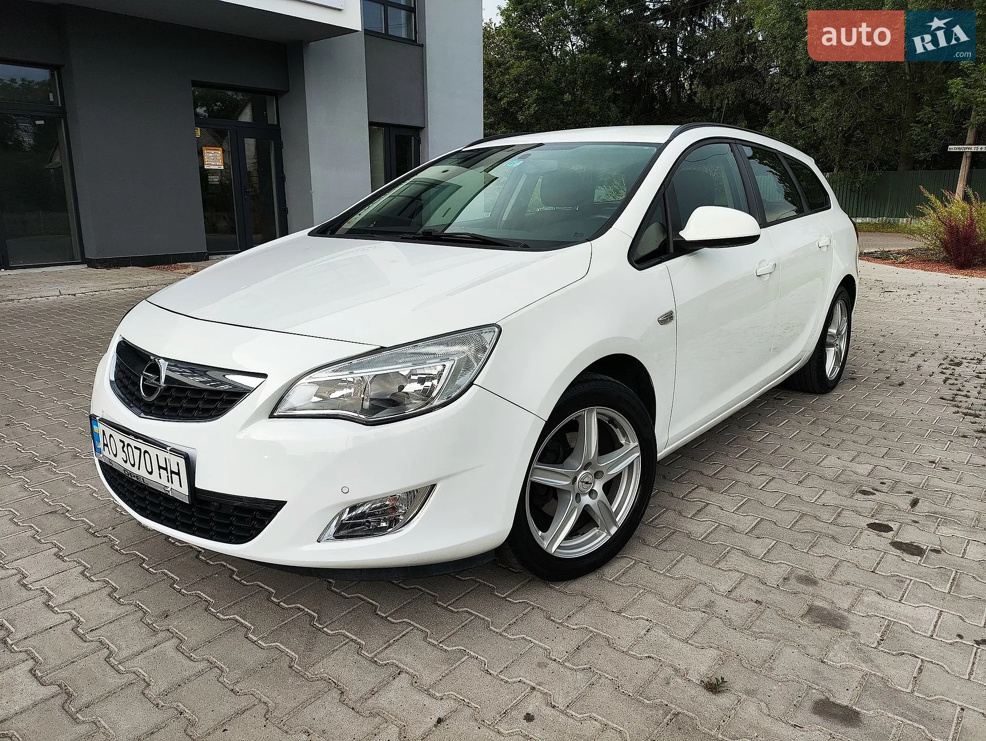 Opel Astra, 2011