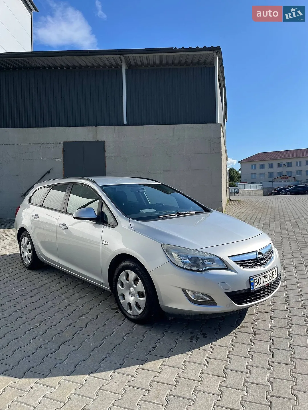 Opel Astra, 2011