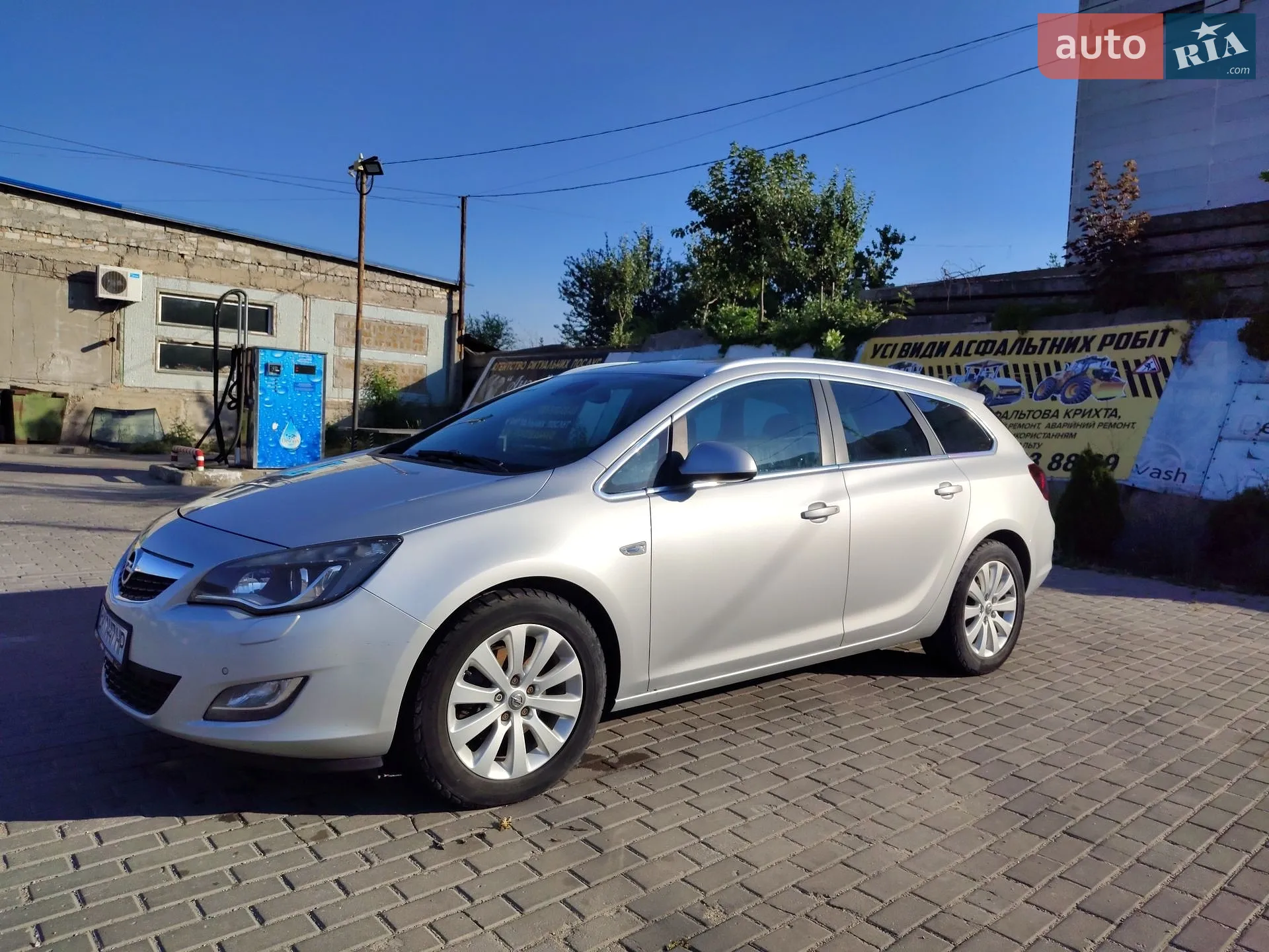 Opel Astra, 2011