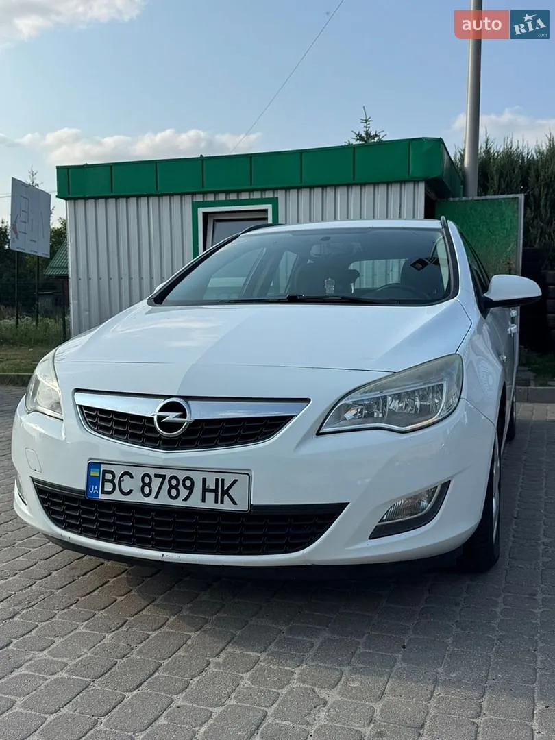 Opel Astra, 2012