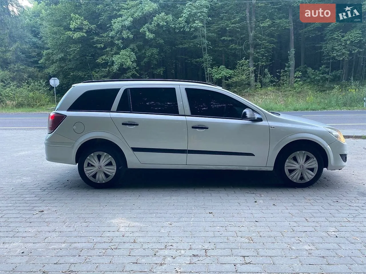 Opel Astra, 2011
