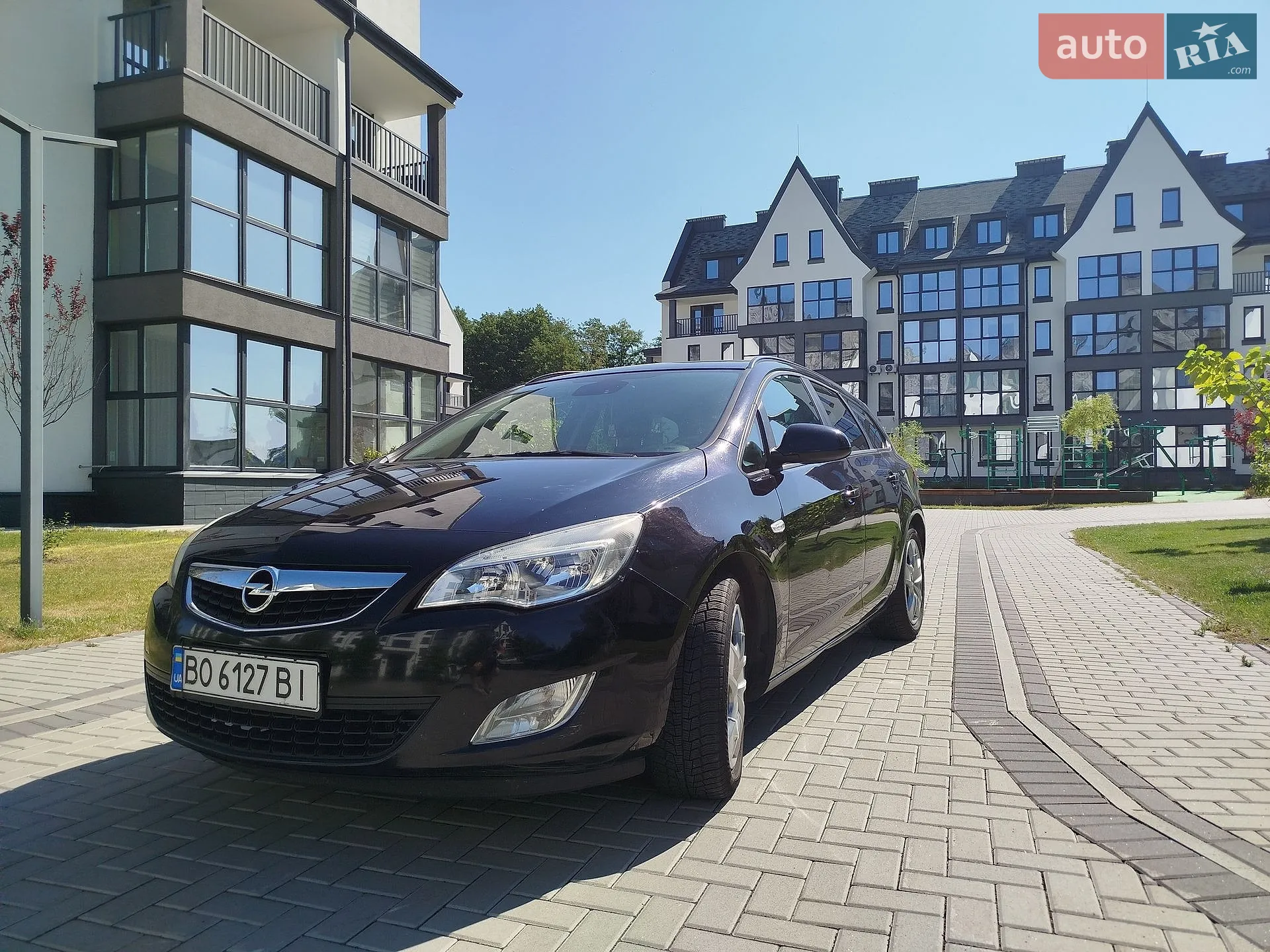 Opel Astra, 2011