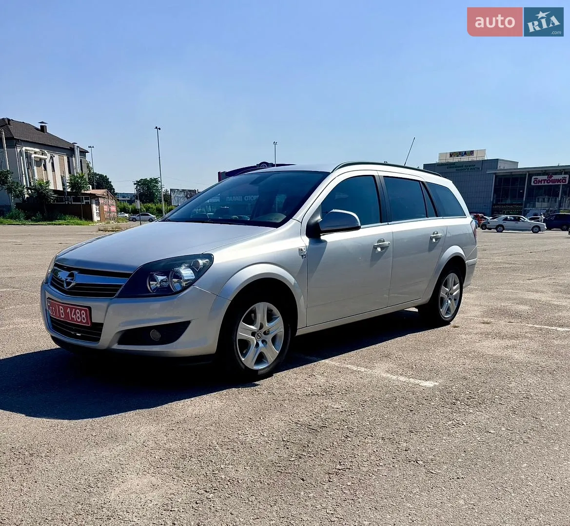 Opel Astra, 2010