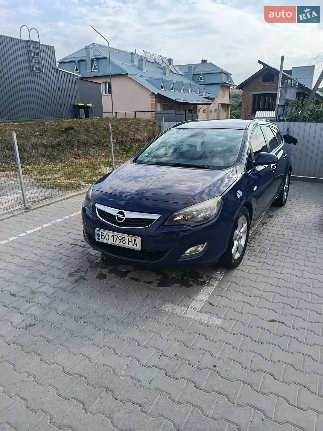 Opel Astra, 2011
