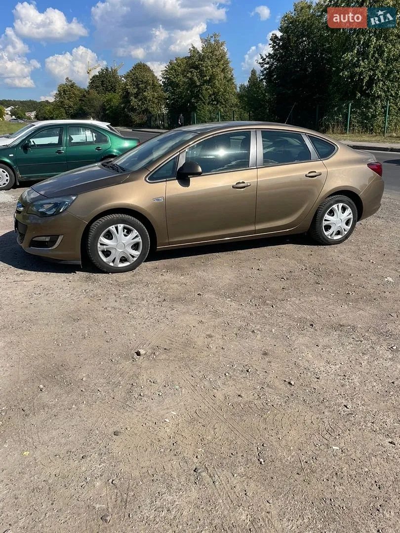 Opel Astra, 2012