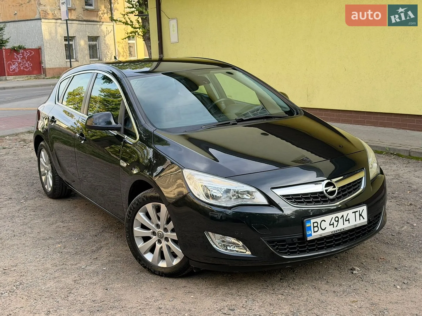 Opel Astra, 2011