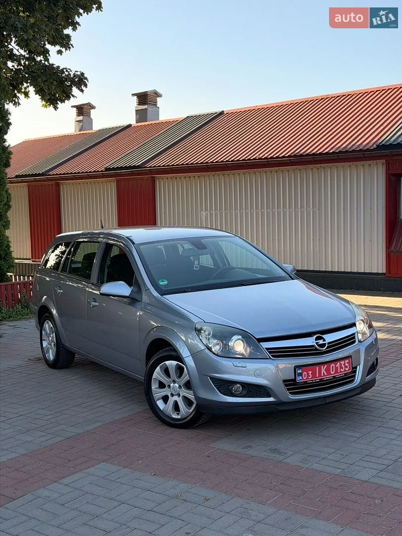 Opel Astra, 2010