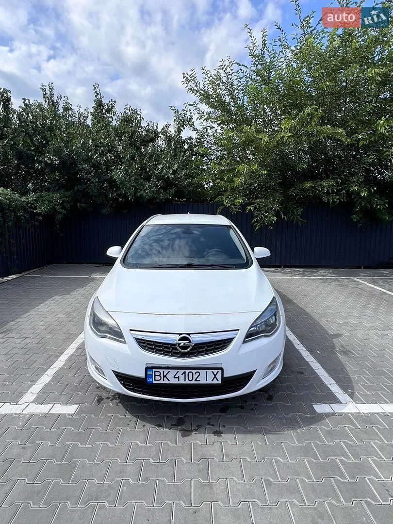 Opel Astra, 2012
