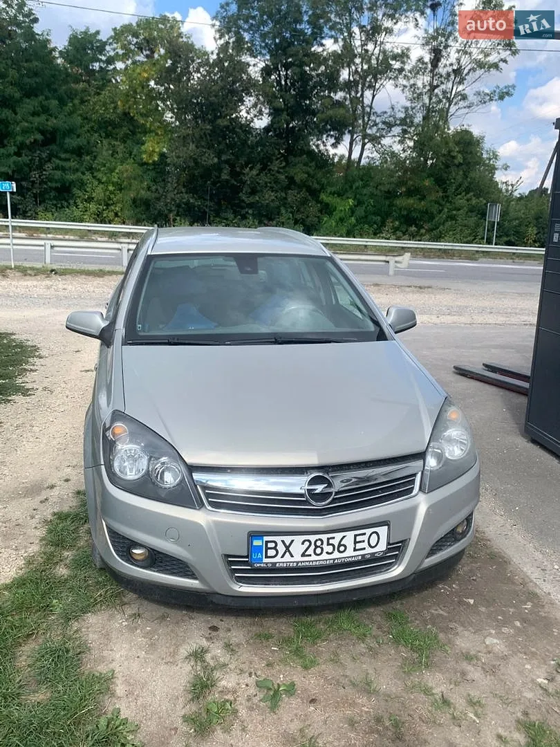 Opel Astra, 2010