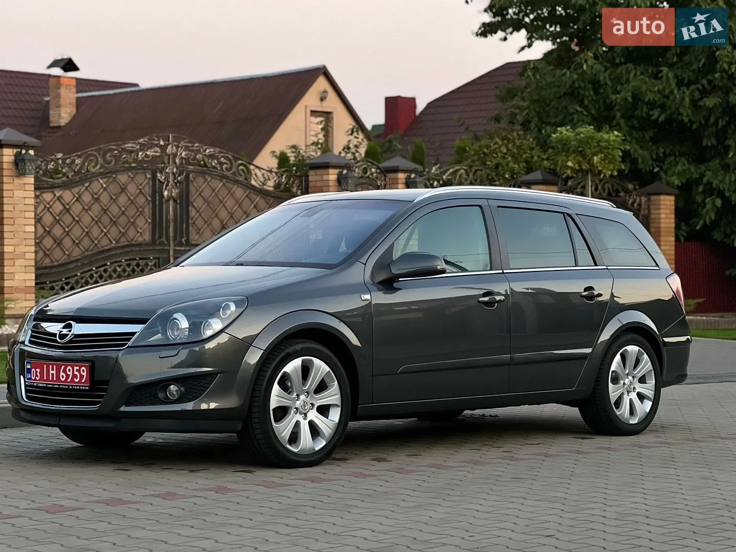 Opel Astra, 2009