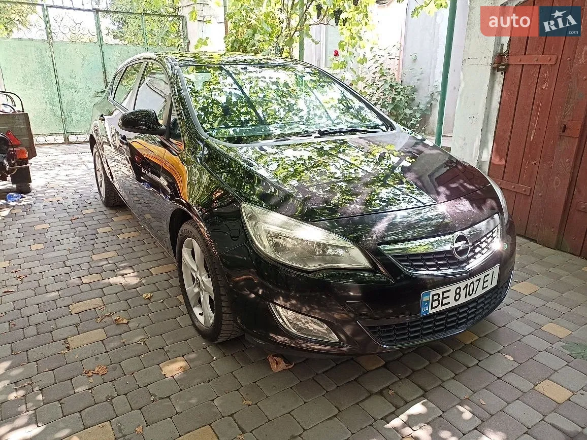 Opel Astra, 2010