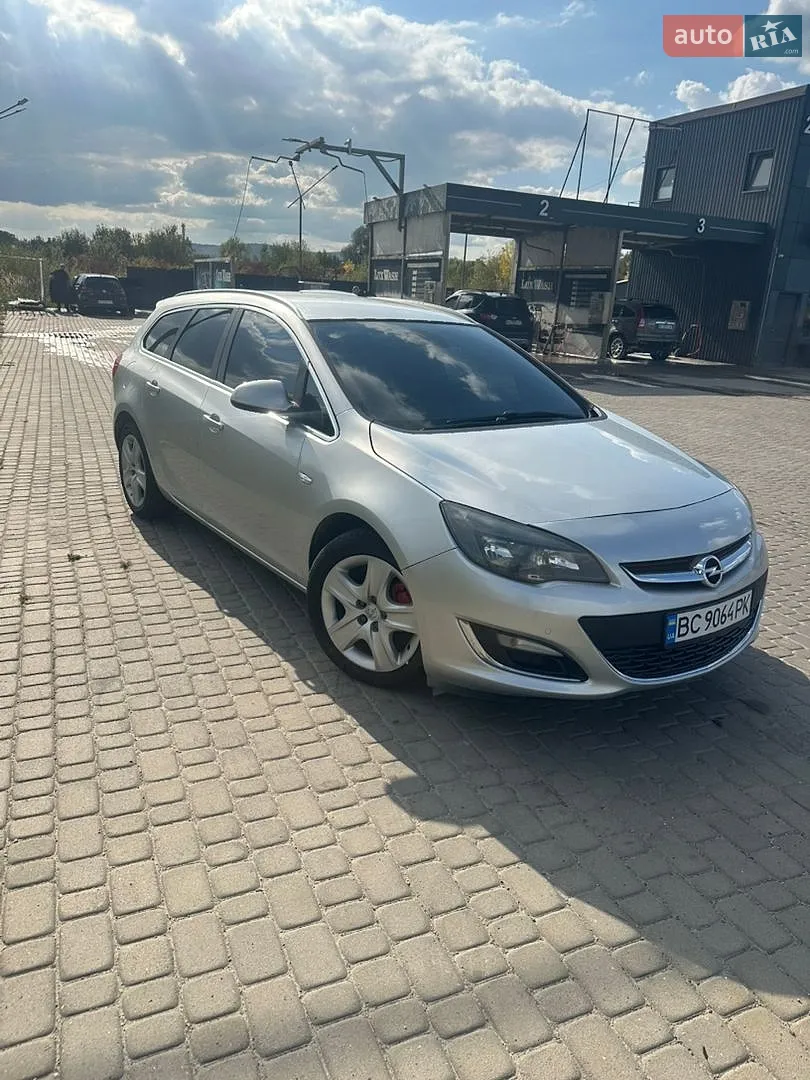 Opel Astra, 2012