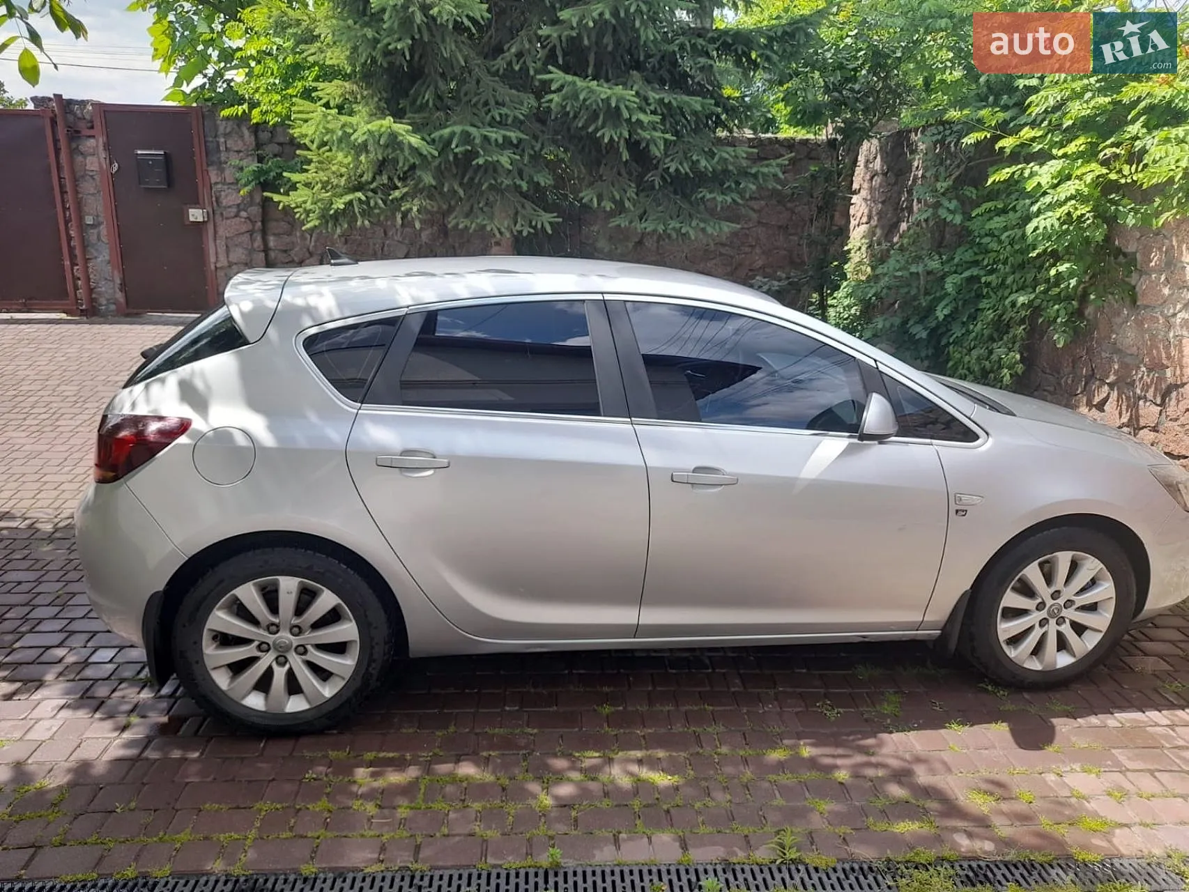 Opel Astra, 2011