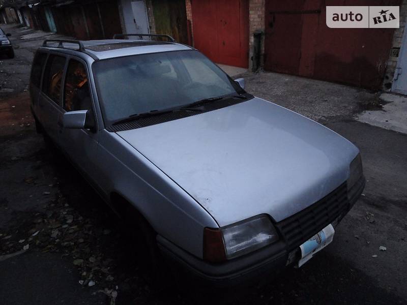 Opel Kadett, 1988