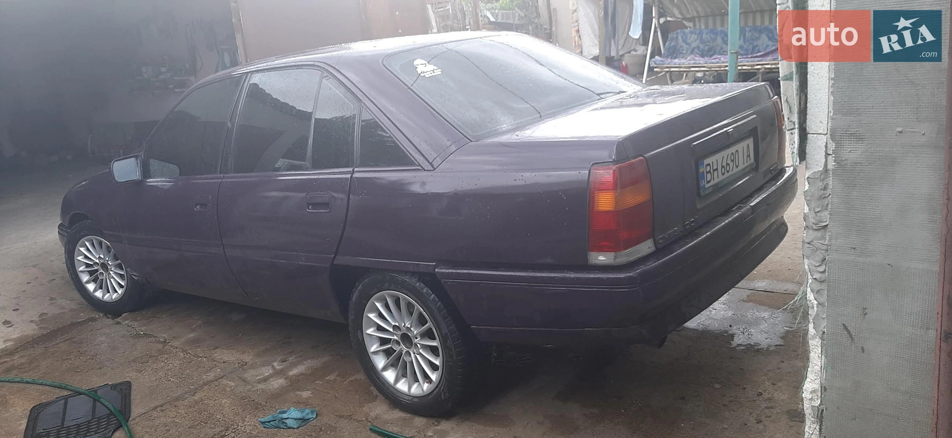Opel Omega, 1990