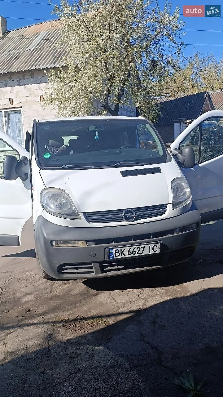Opel Vivaro, 2005