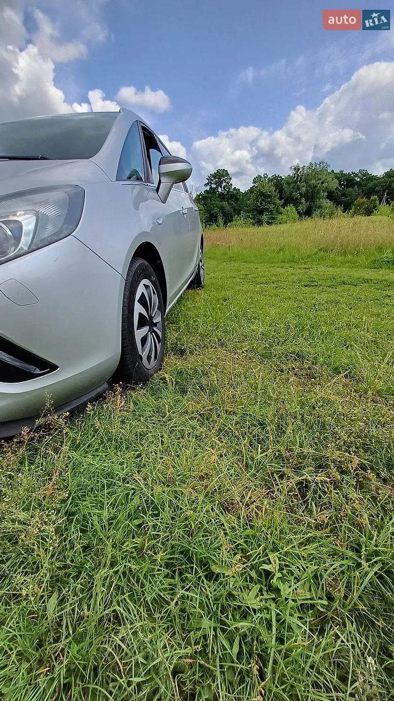 Opel Zafira Tourer, 2014
