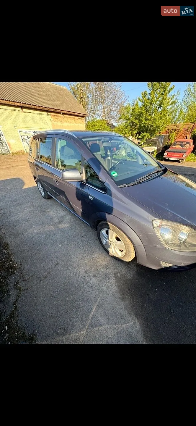 Opel Zafira, 2011
