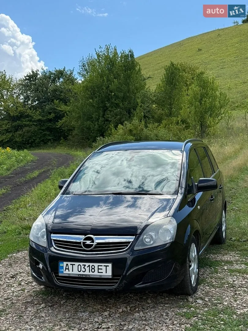 Opel Zafira, 2011