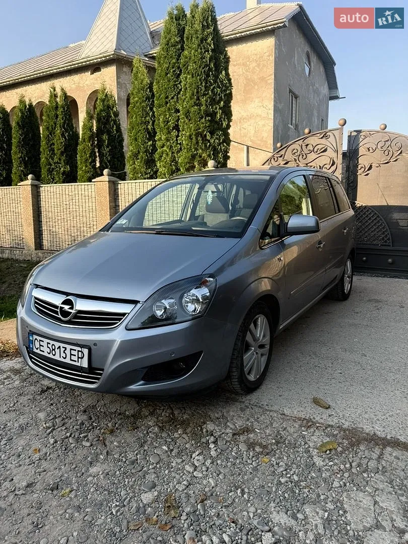 Opel Zafira, 2011