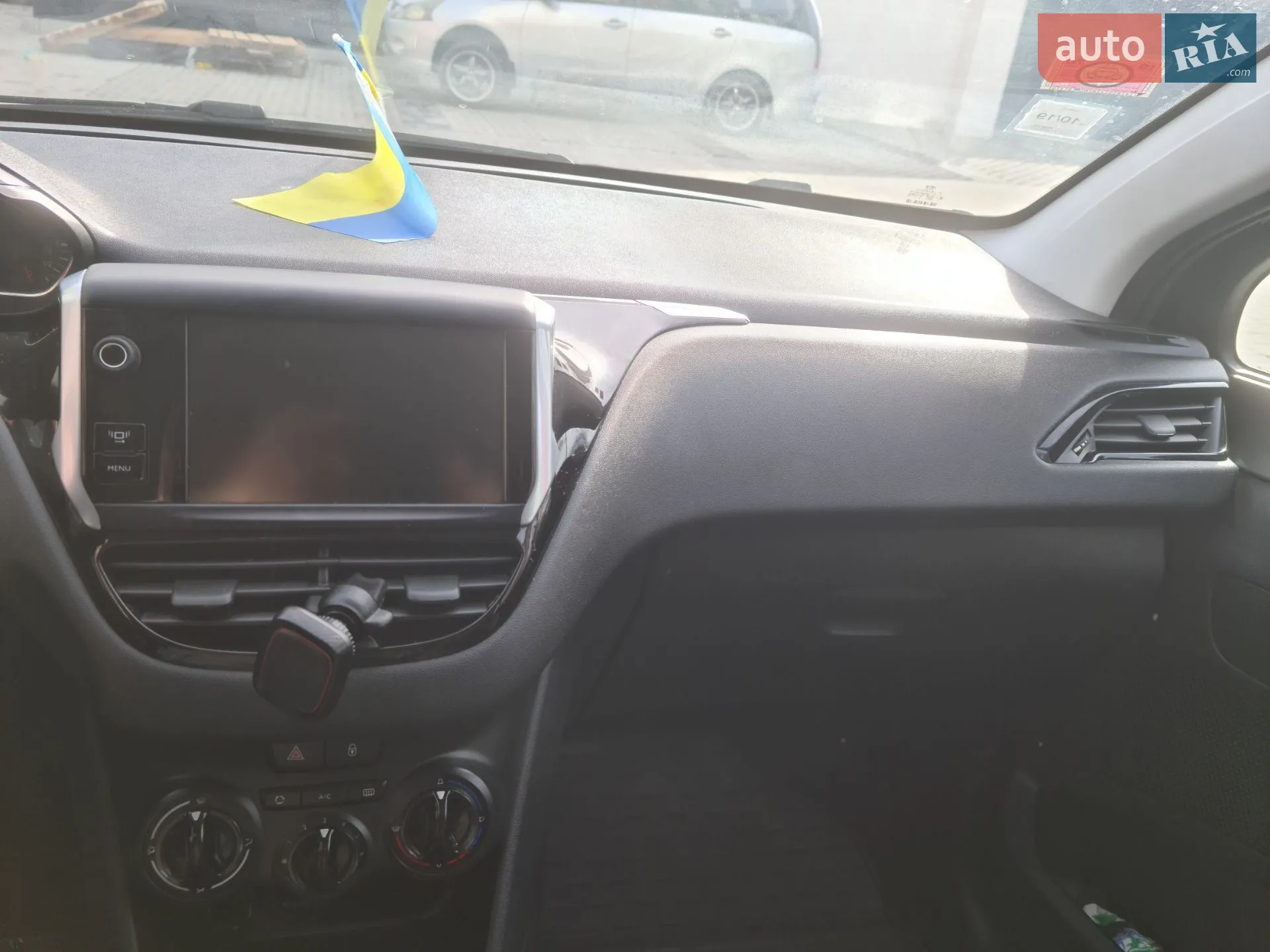 Peugeot 208, 2013