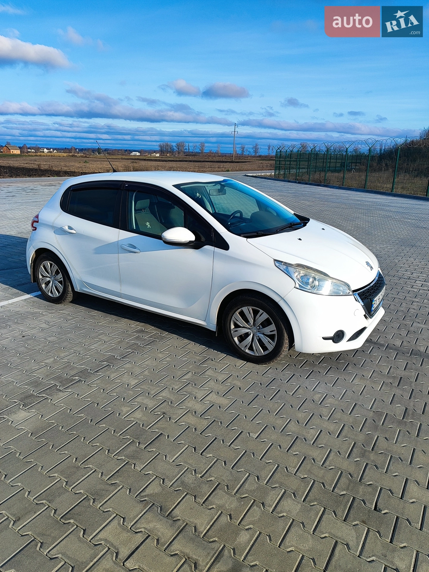 Peugeot 208, 2013