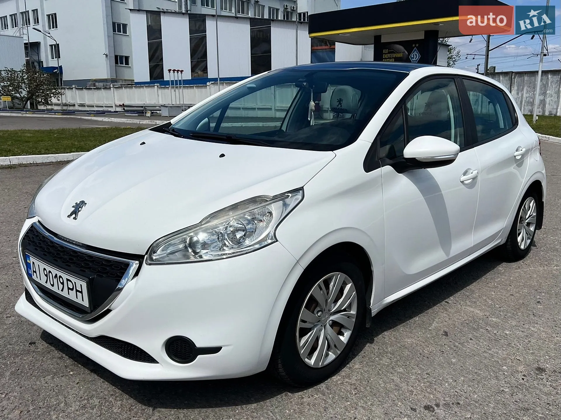 Peugeot 208, 2013