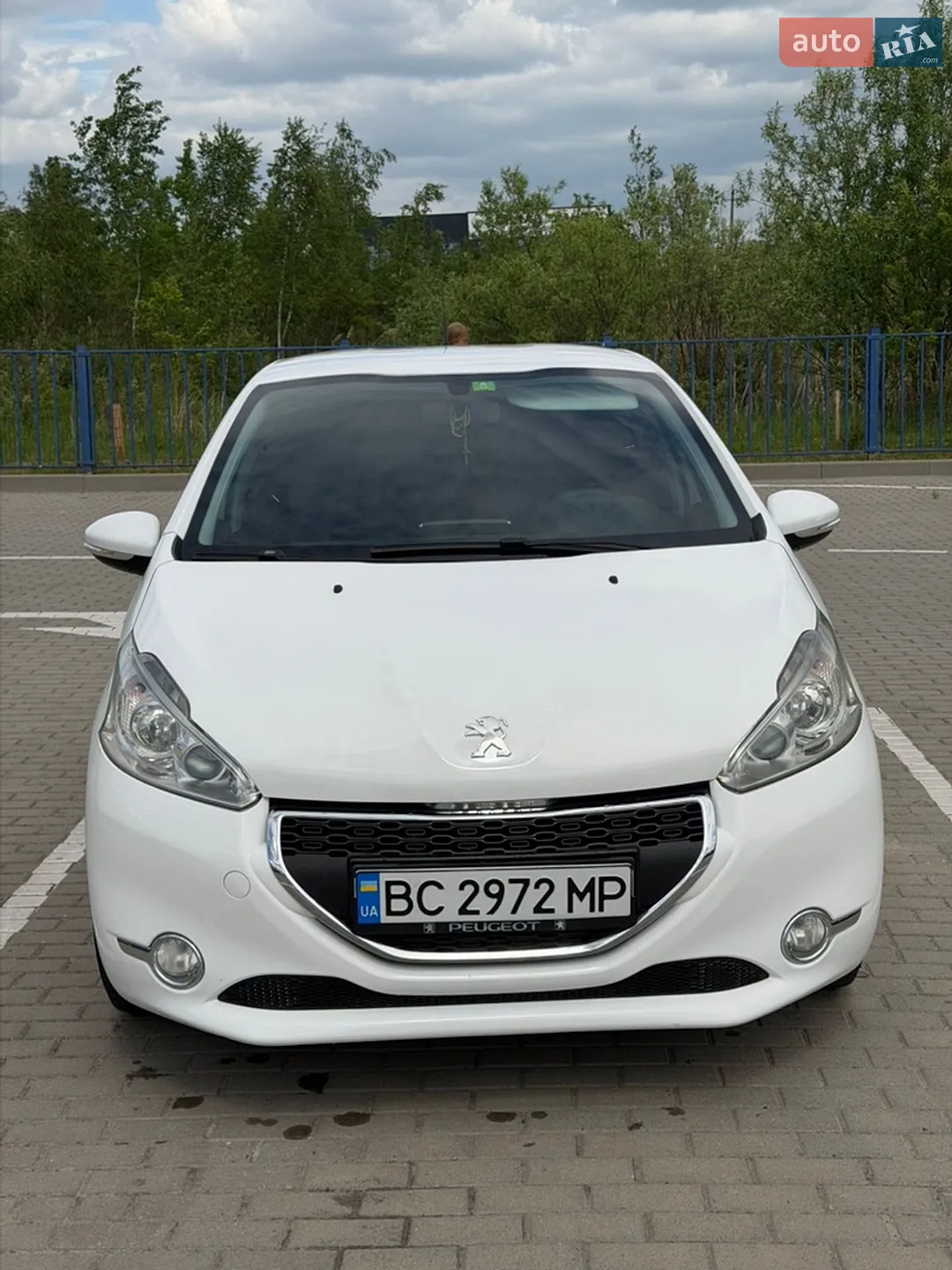 Peugeot 208, 2012
