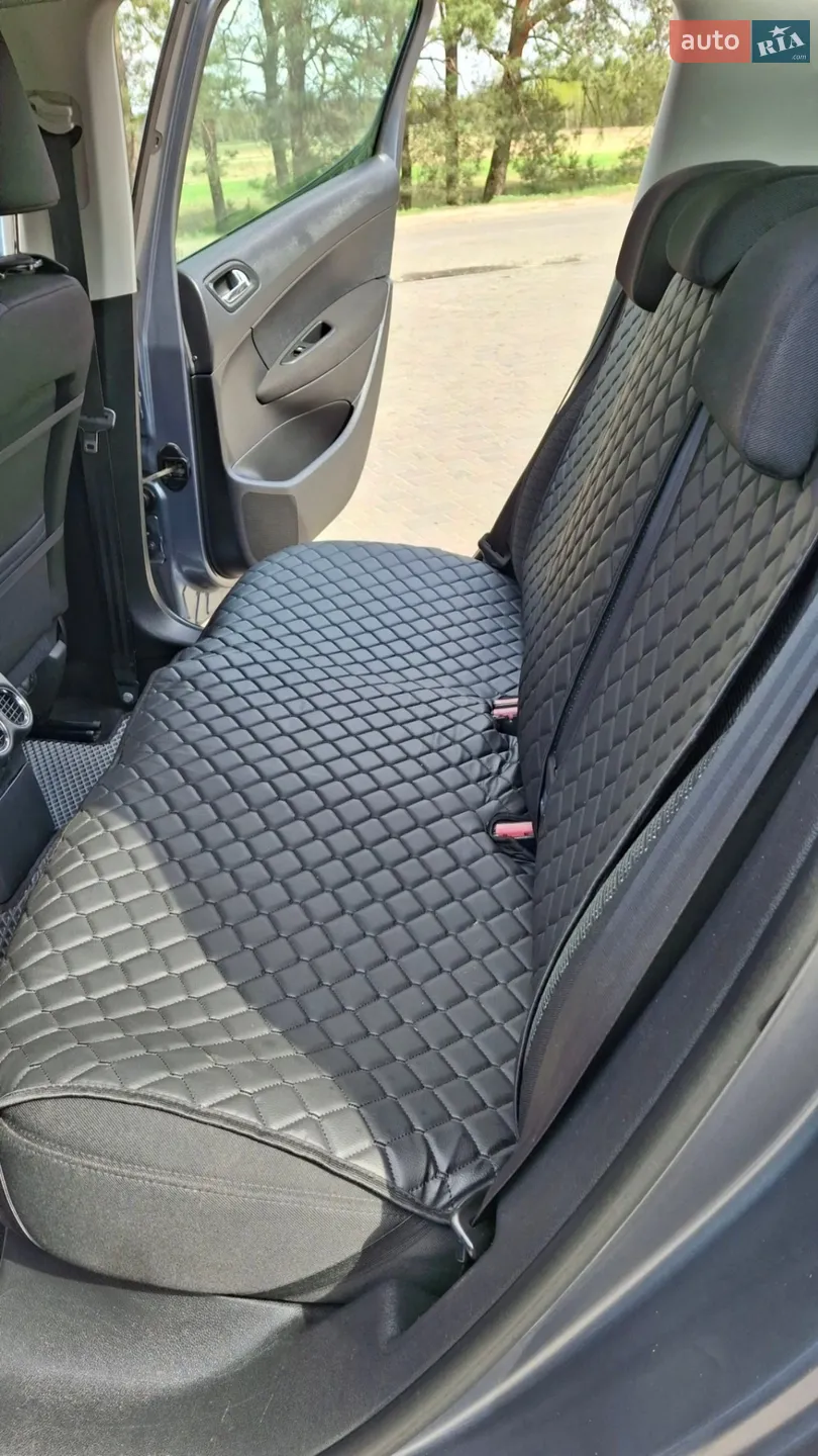 Peugeot 308, 2011