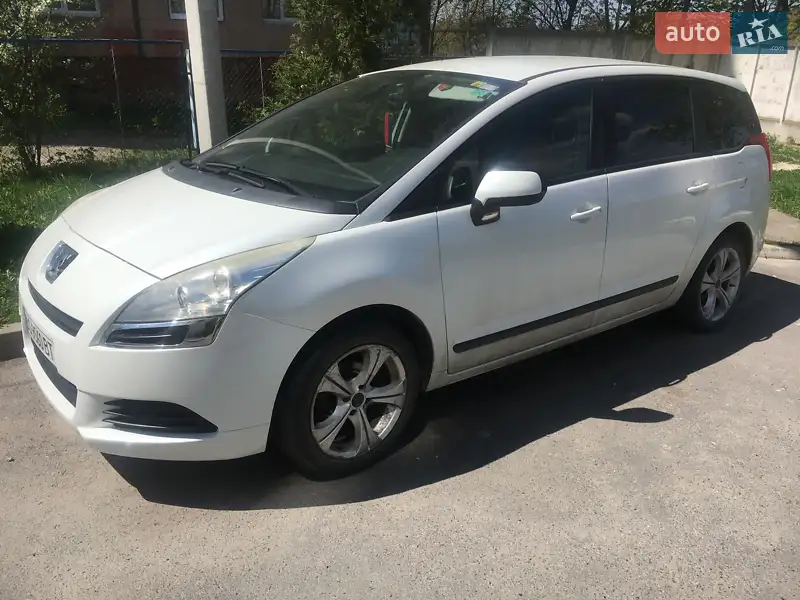 Peugeot 5008, 2011