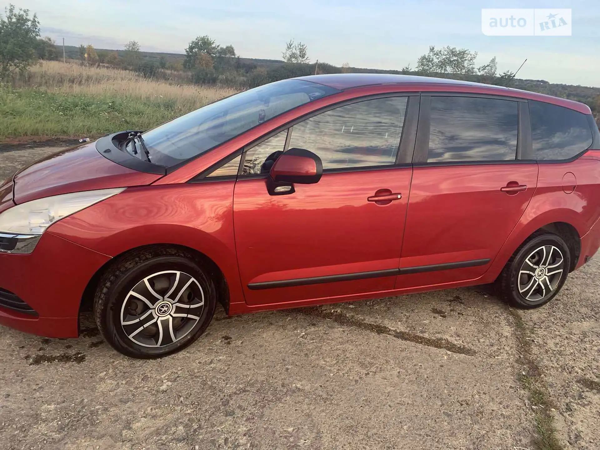 Peugeot 5008, 2011