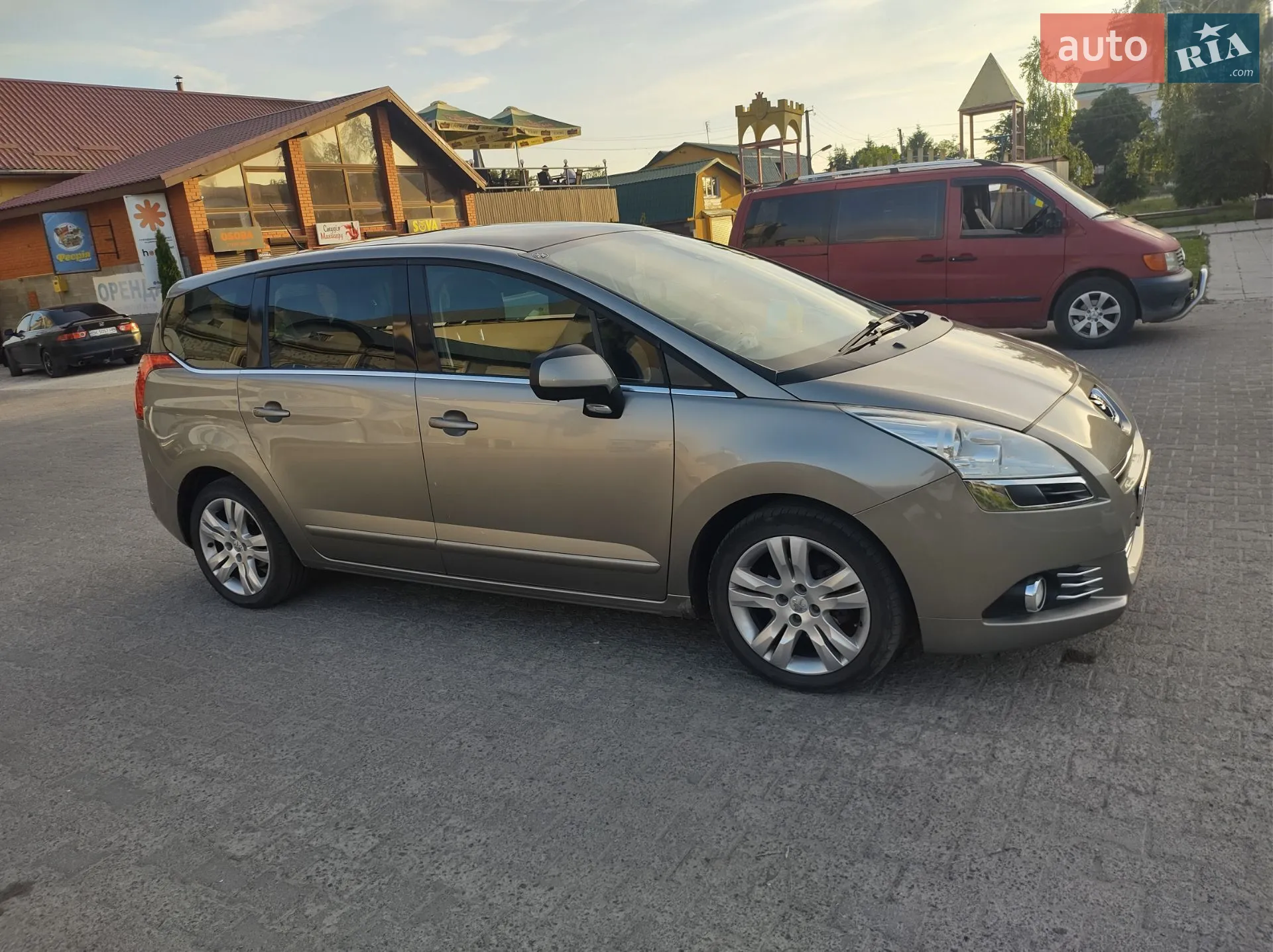 Peugeot 5008, 2010