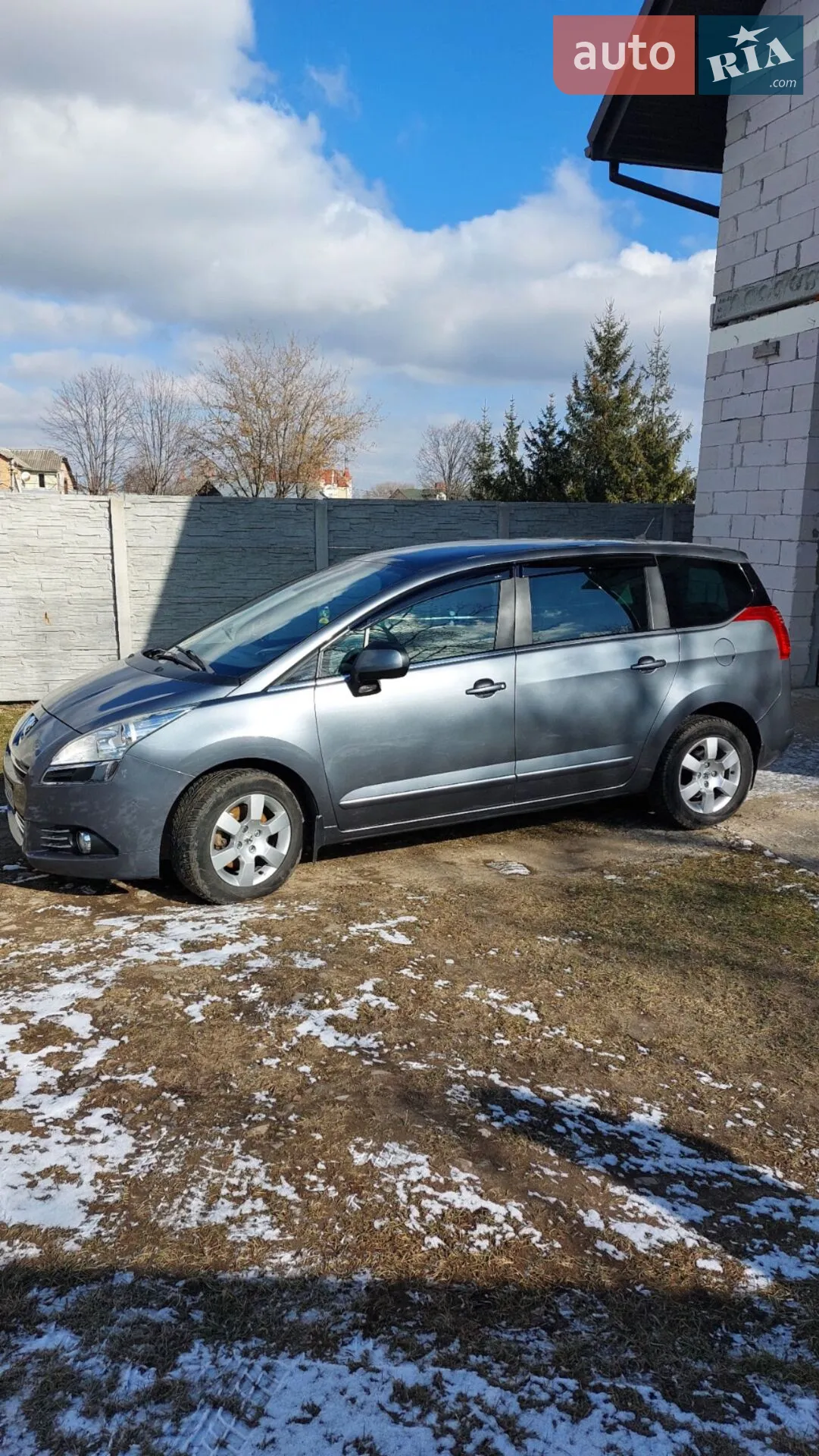Peugeot 5008, 2011