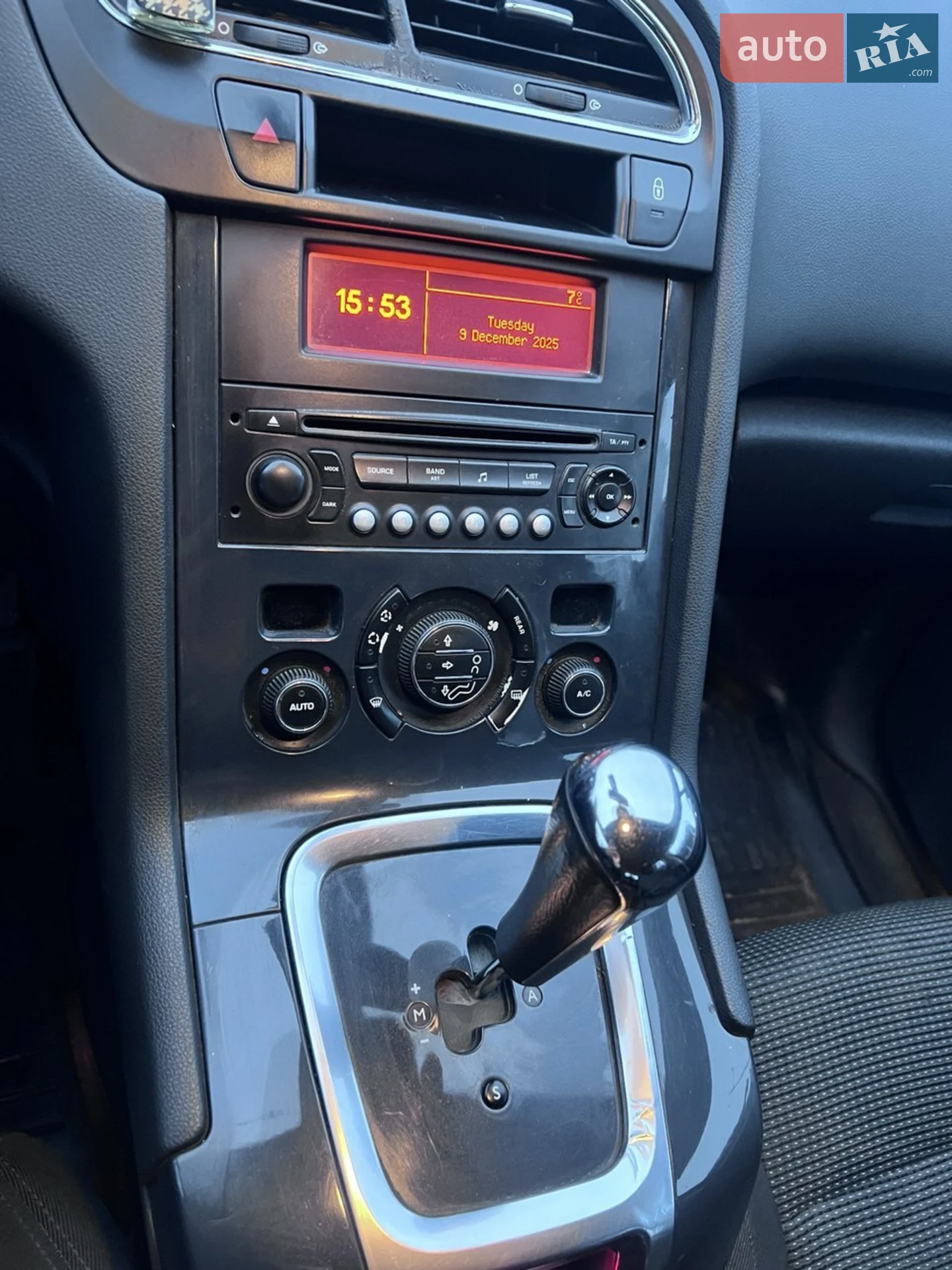 Peugeot 5008, 2011
