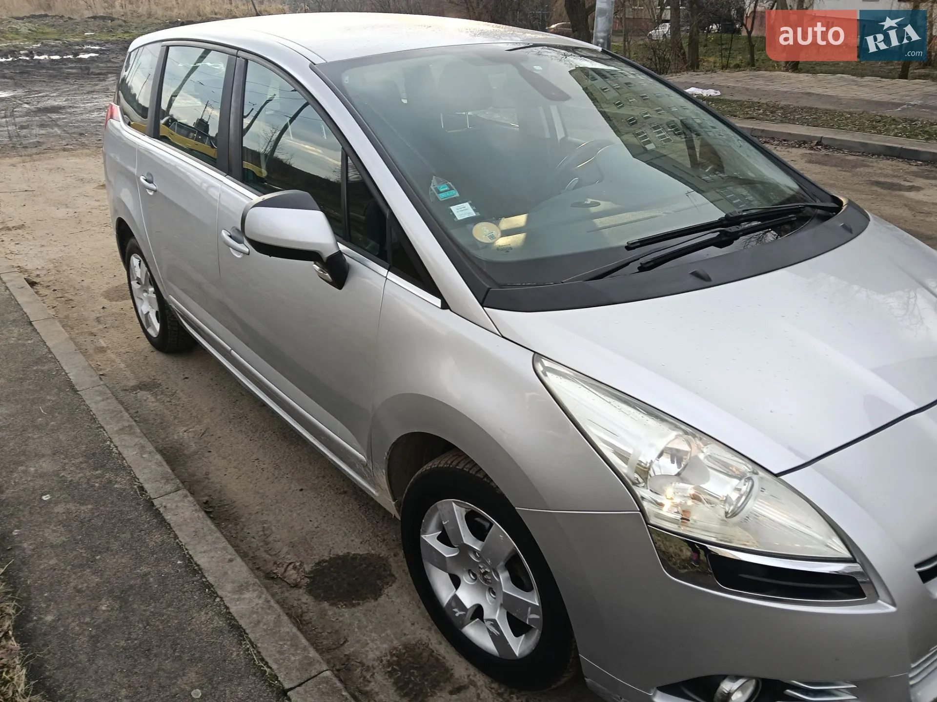 Peugeot 5008, 2010