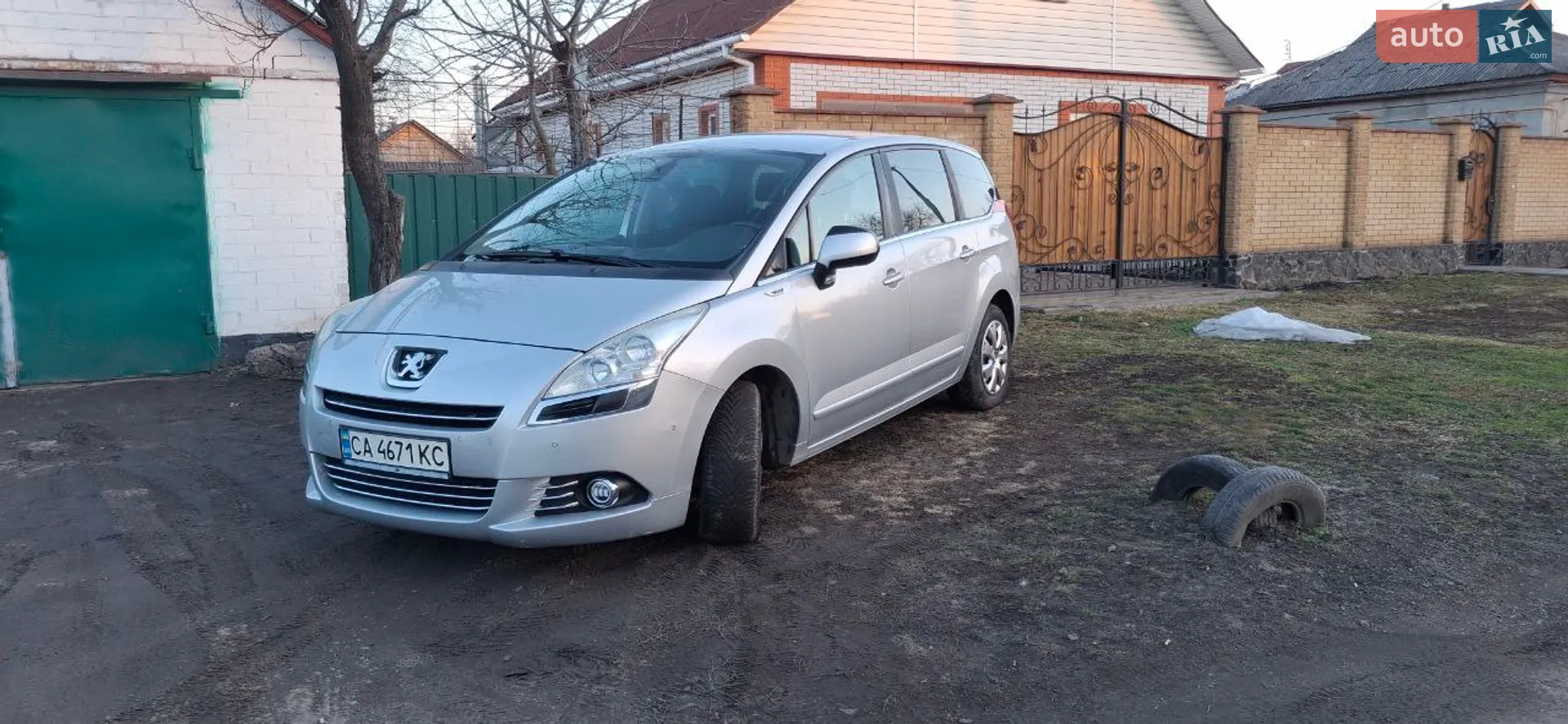 Peugeot 5008, 2011