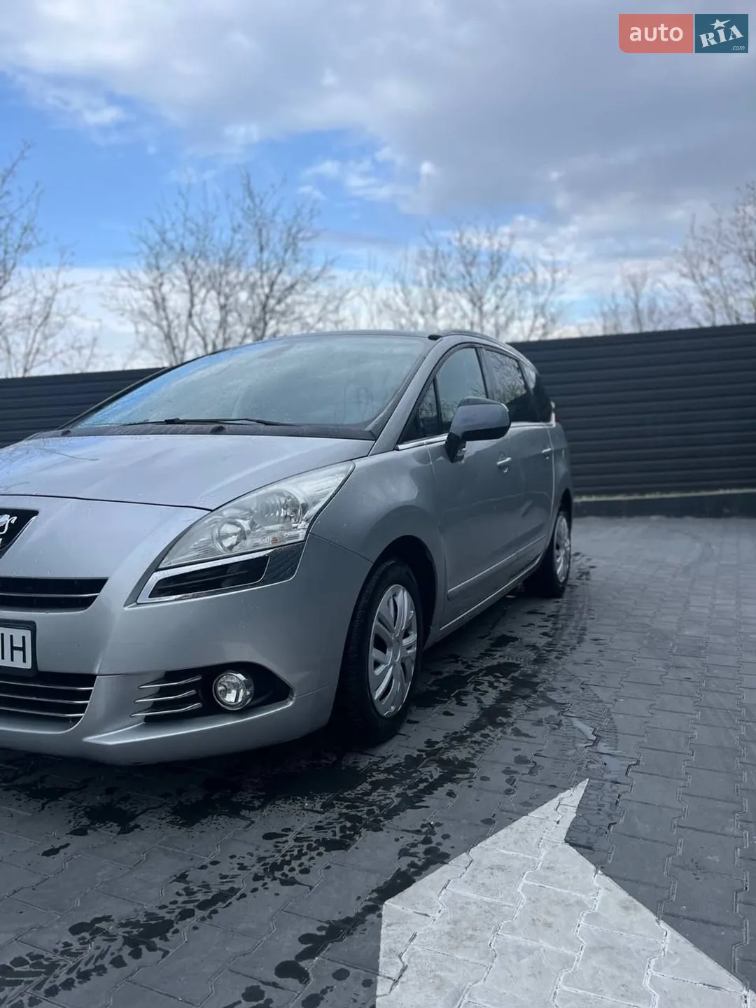 Peugeot 5008, 2011