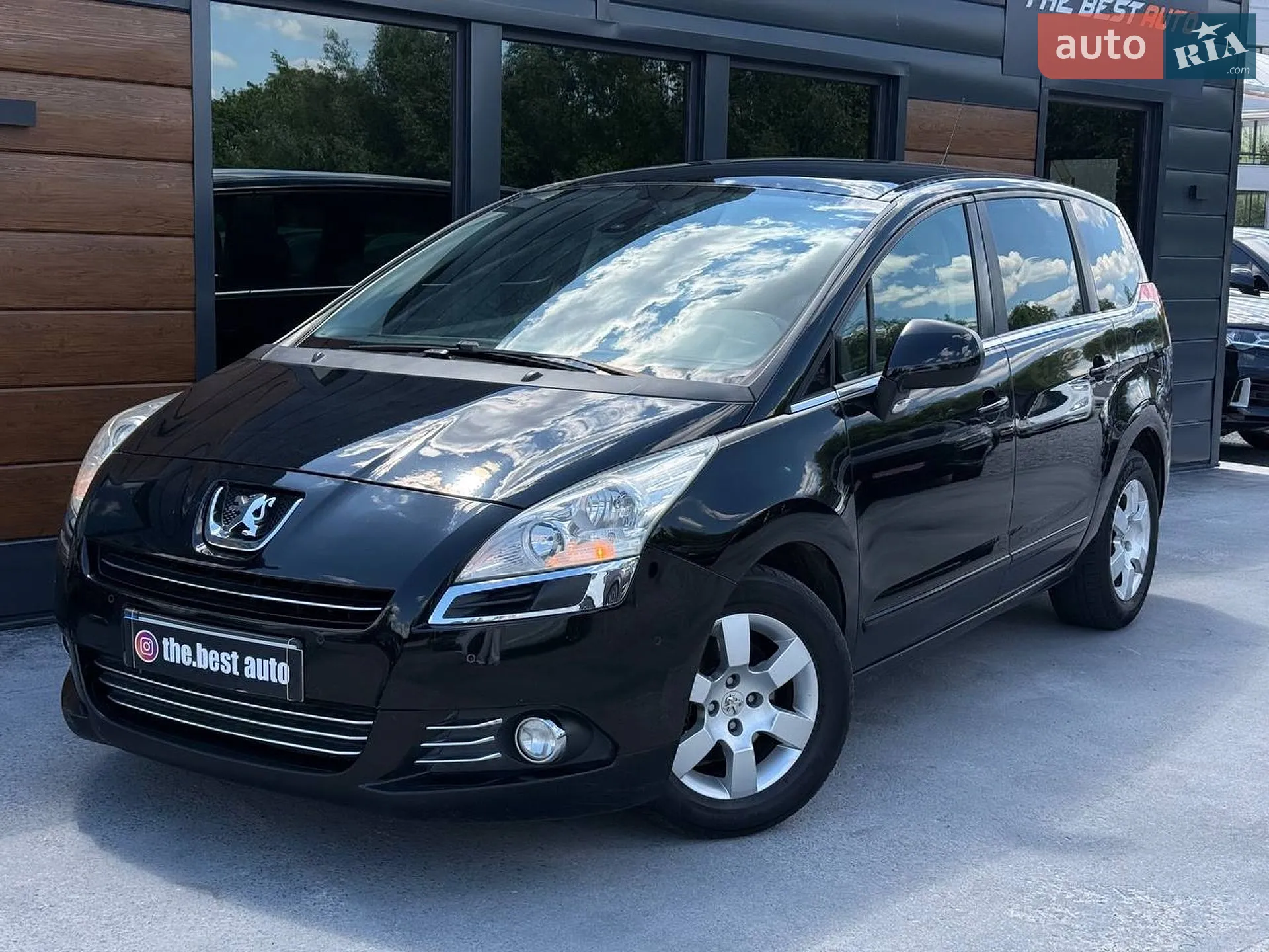 Peugeot 5008, 2010