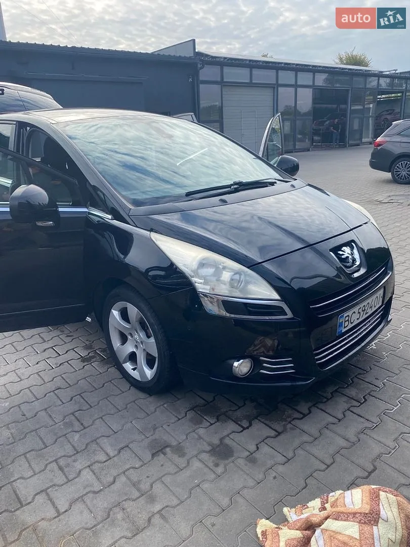 Peugeot 5008, 2011