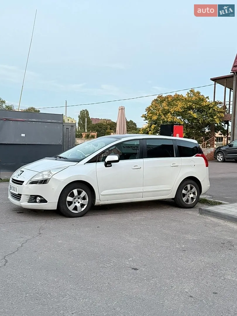 Peugeot 5008, 2012