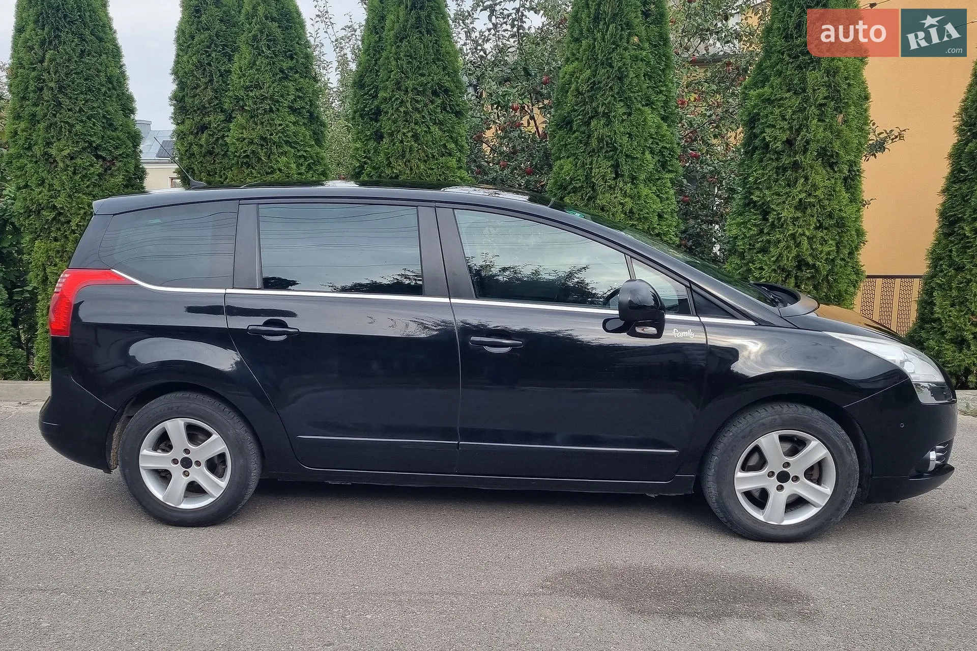 Peugeot 5008, 2011