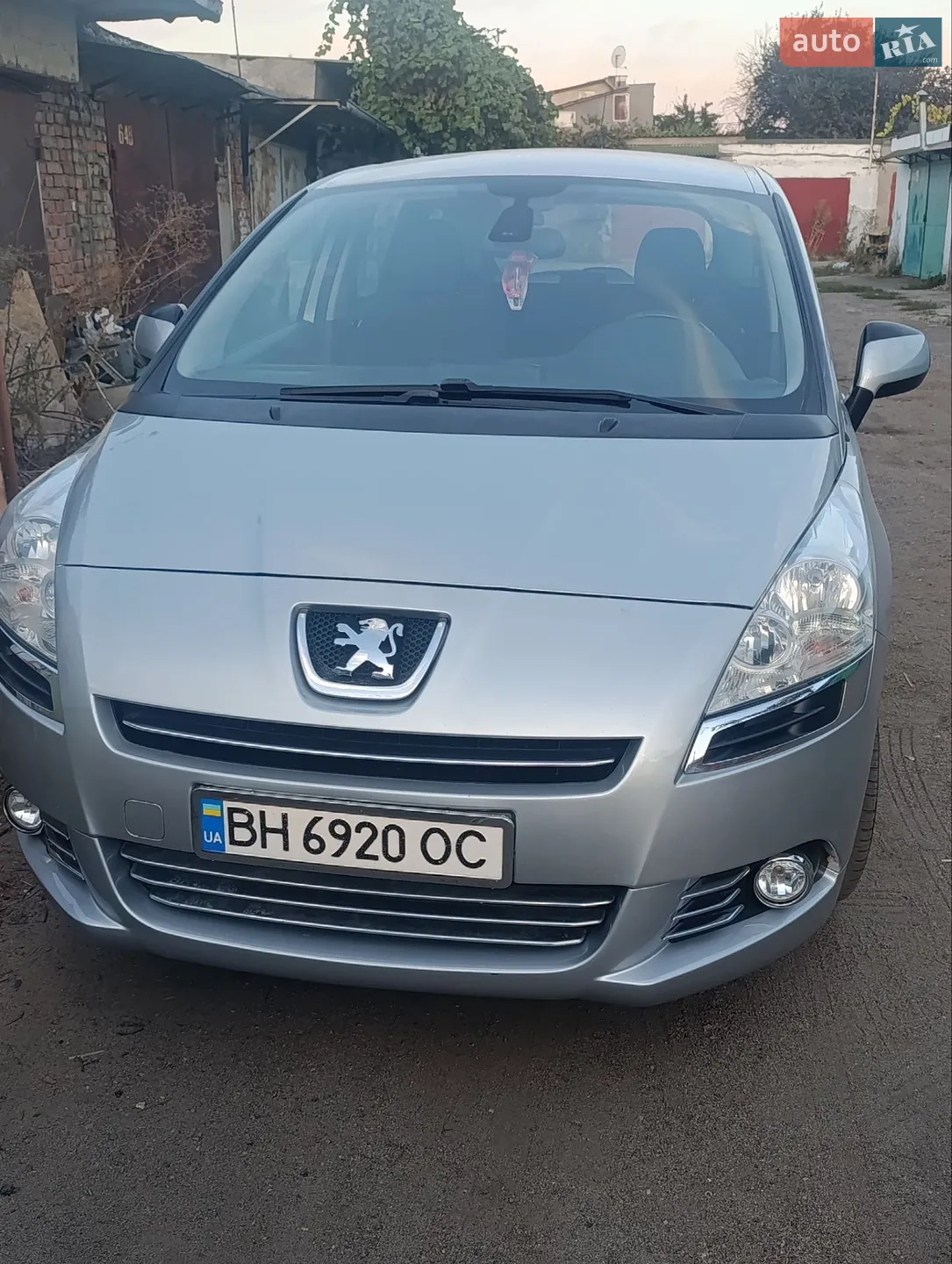 Peugeot 5008, 2011